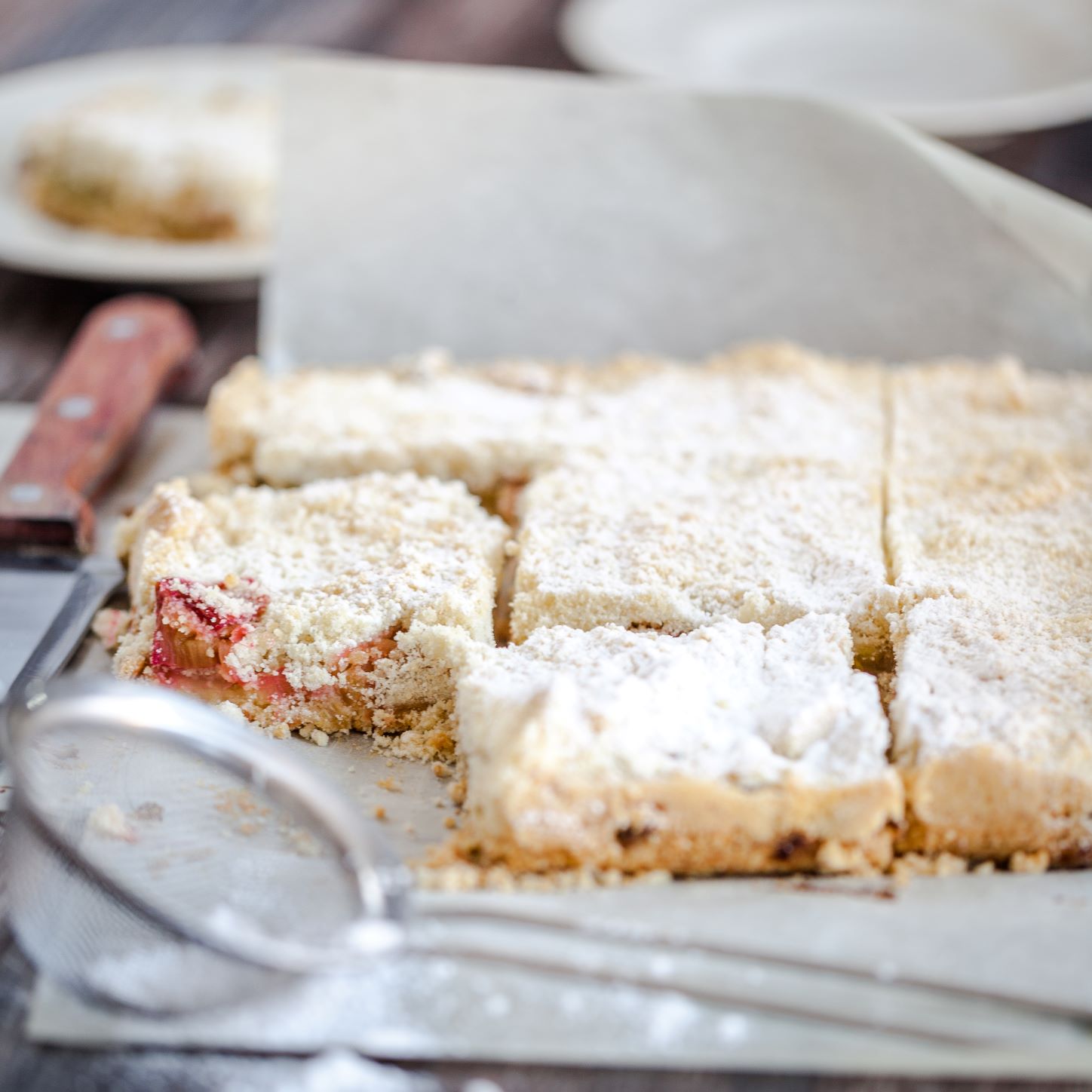 rhubarb pie with crumble